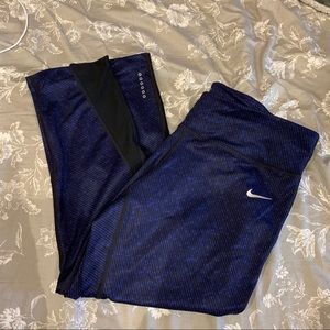🚚MOVING SALE MUST GO Nike cropped leggings